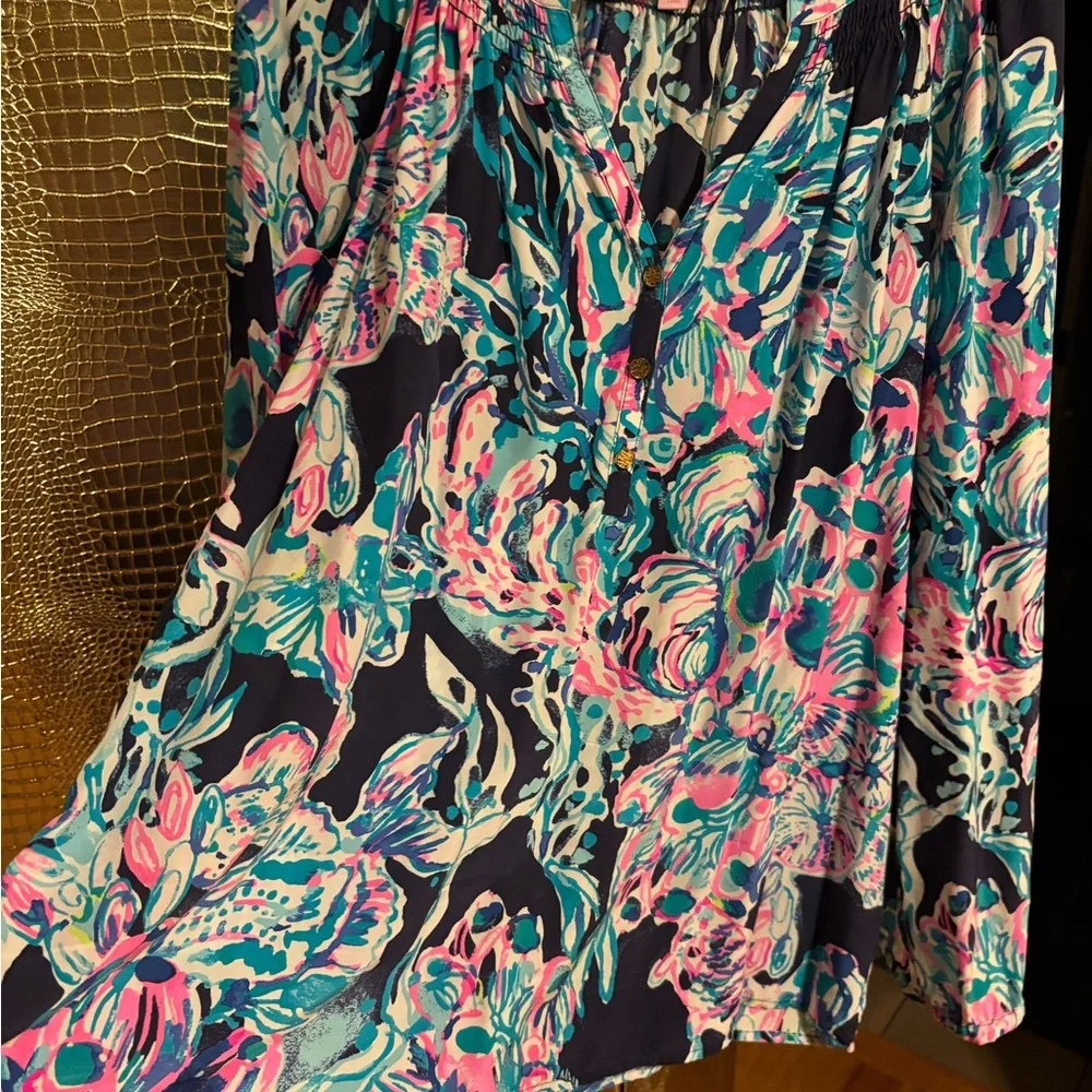 Lilly Pulitzer Elsa Silk Blouse Beautiful Pattern of Pinks and Blues - Picture 2 of 10